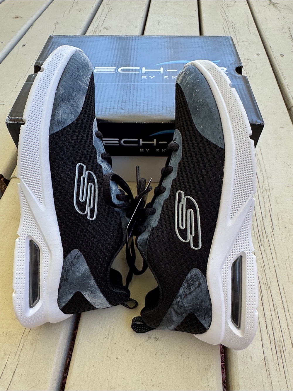 Skechers Black & Gray Sneakers
